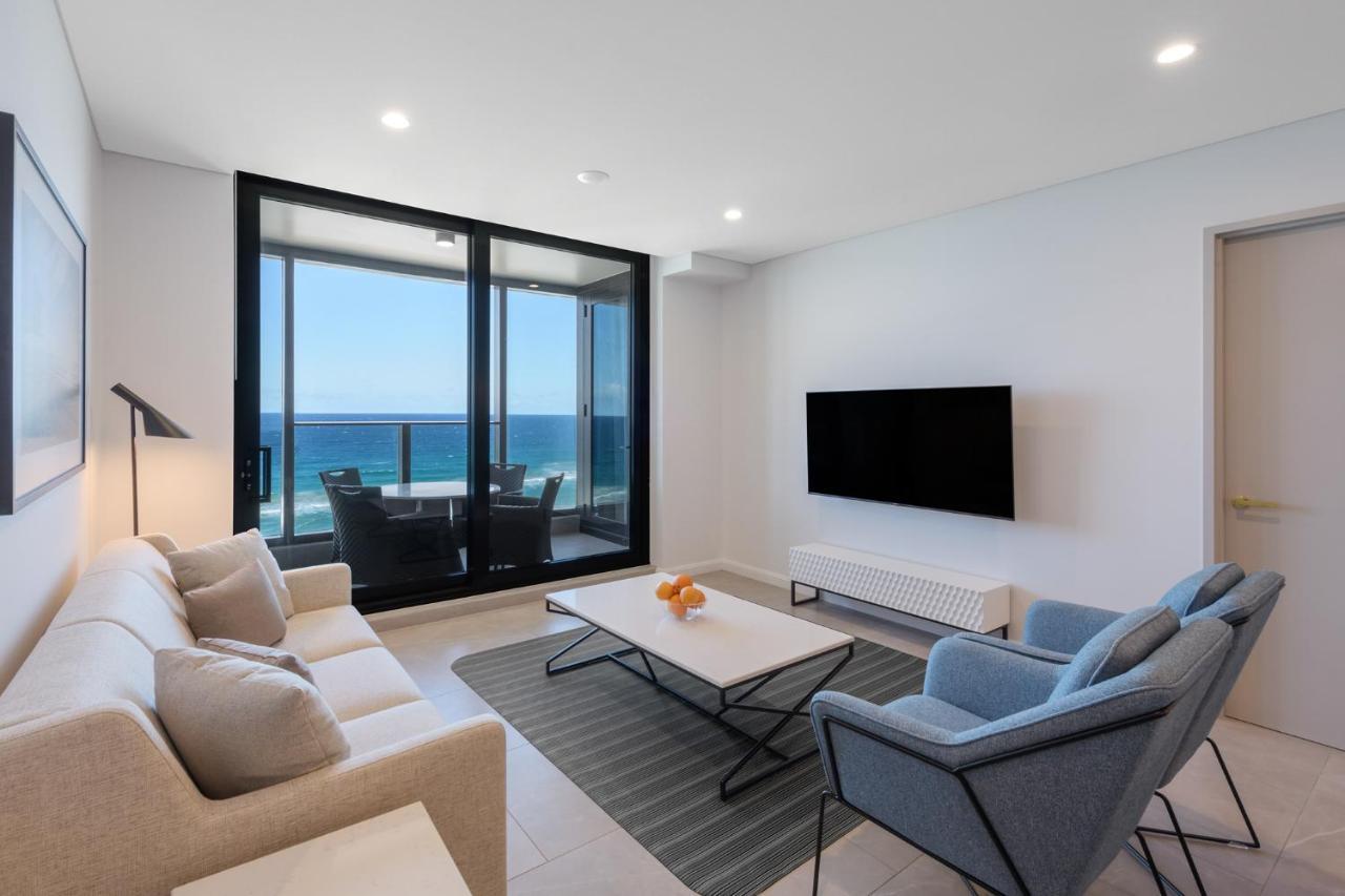 Meriton Suites Surfers Paradise Gold Coast Luaran gambar A living room in a modern apartment