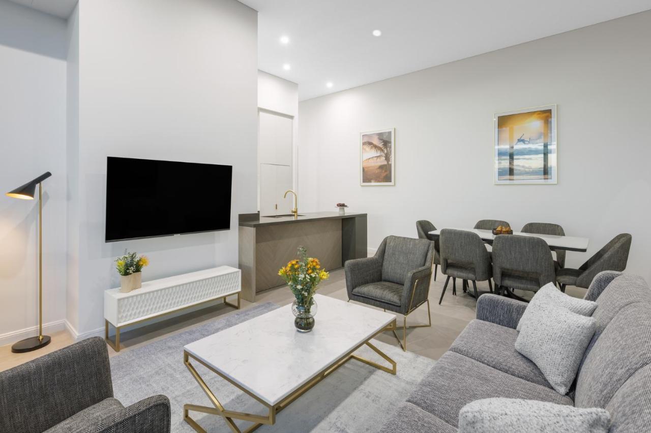 Meriton Suites Surfers Paradise Gold Coast Luaran gambar A living room in a modern apartment